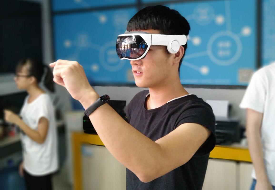 影创科技首次公开全息教育解决方案，助力VR/AR行业发展