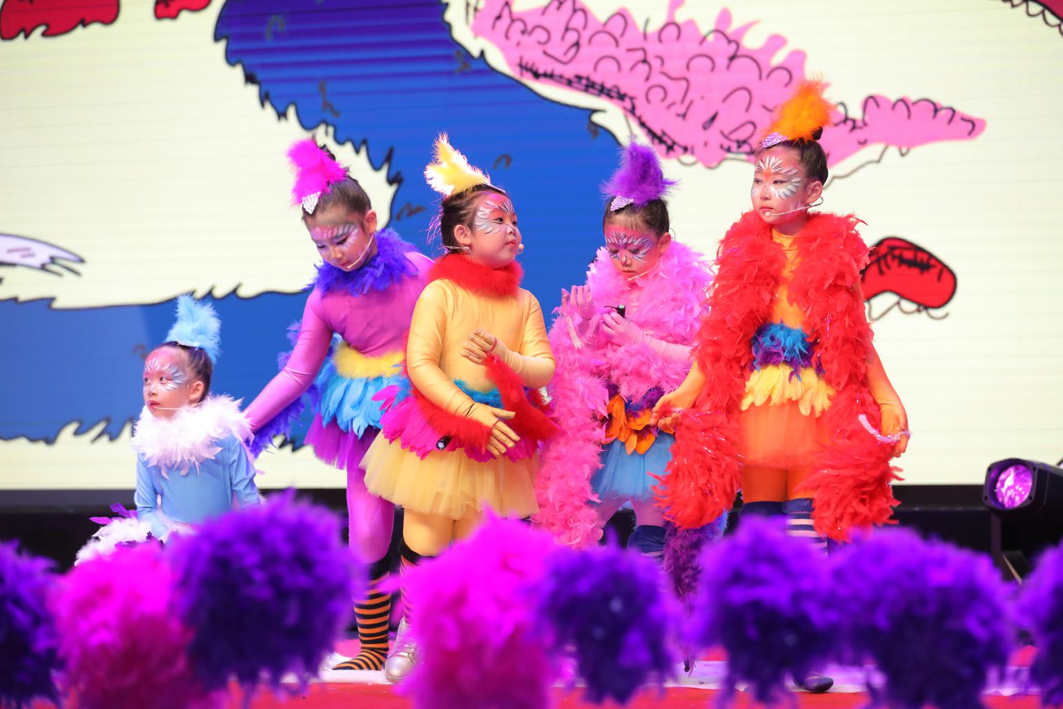 情暖童心，乐宁教育小学员精彩演绎经典音乐剧《Seussical》