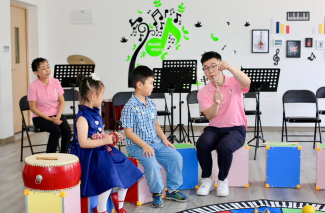 启诚巴蜀小学迎来校园开放日 学生体验“一人一课表”