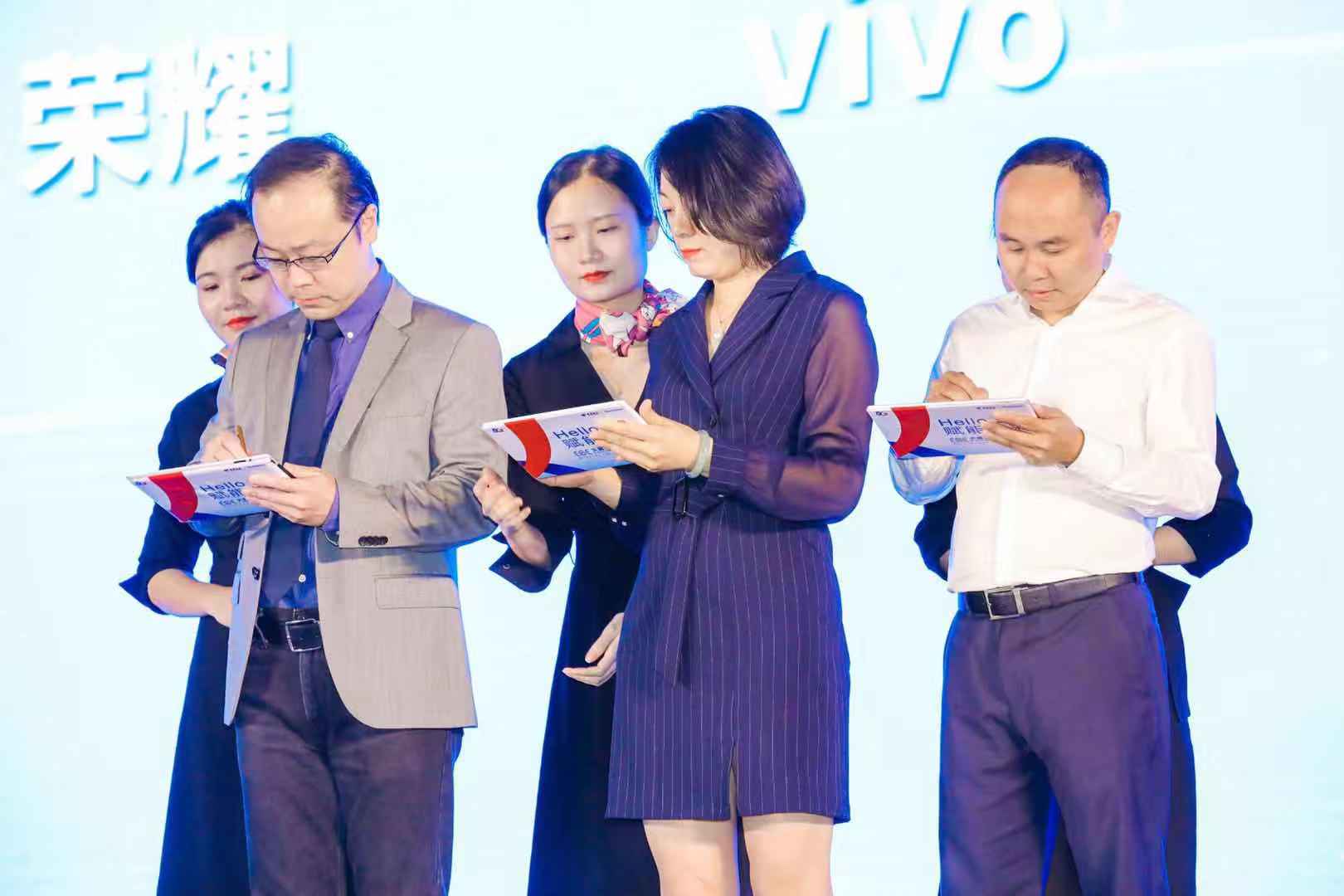 日海智能华彩亮相2019天翼智能生态博览会