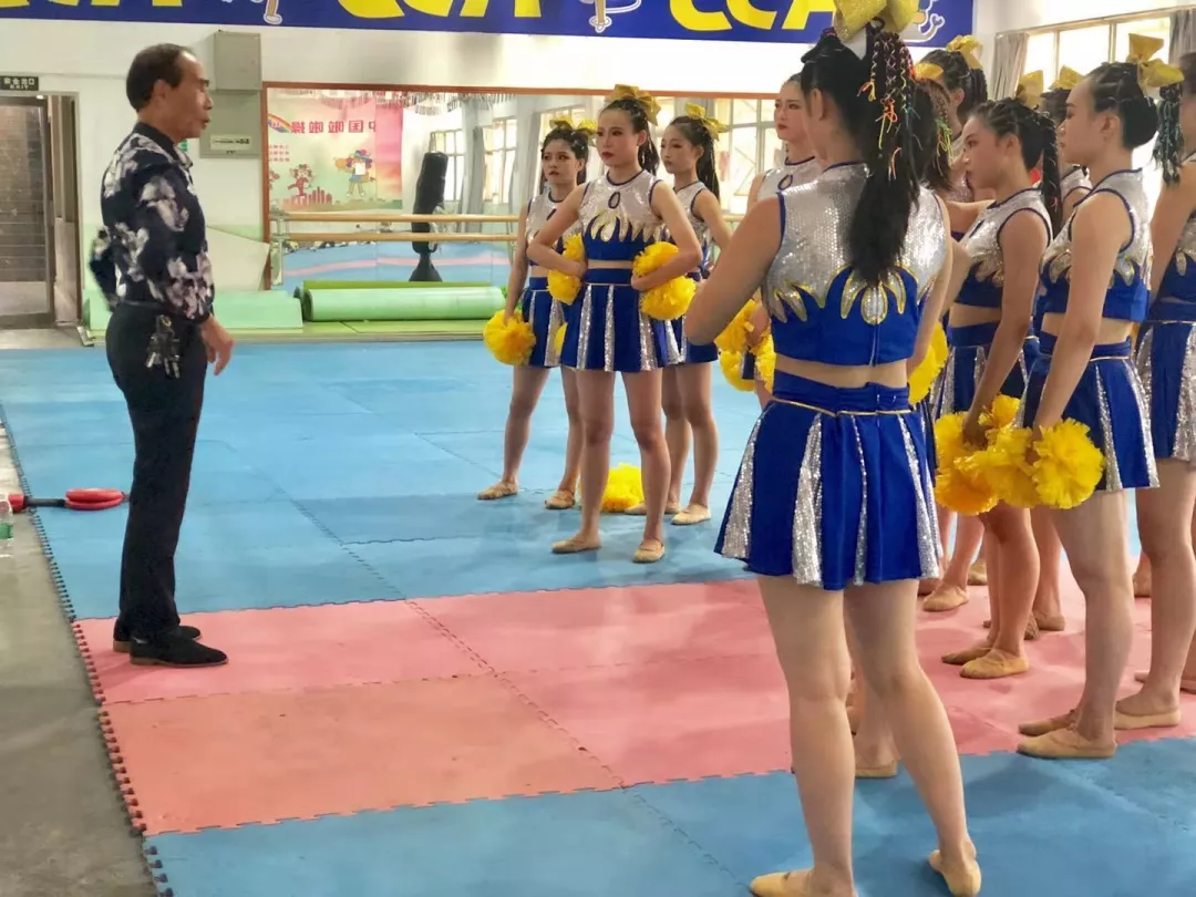 湖南中南艺术学校荣获湖南省首届中等职业学校啦啦操比赛一  等奖第  一名