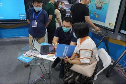 希沃“互动式教培场景解决方案”亮相2020中国教育项目加盟与教育科技展览会