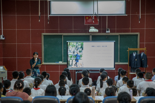 感知美 探索美 ——广东省11所中小学迎来“美的第一课”