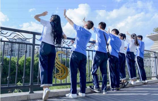 深圳推出校服商城平台，家长今后可掌上购买校服