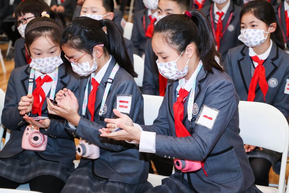 富士instax摄影体验基地走进七宝实验小学 校企合作推进美育教育