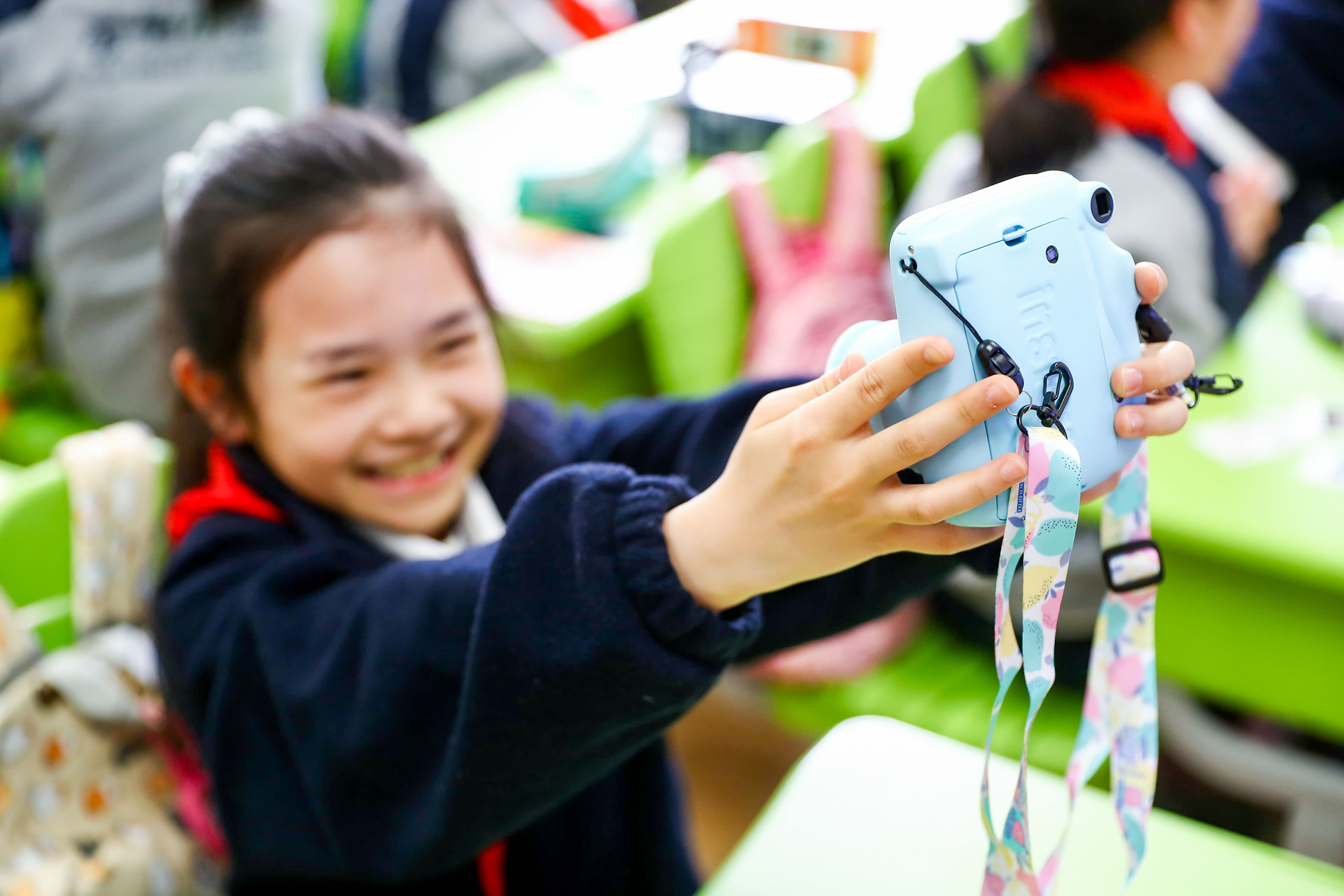 摄影课程全面升级 富士instax教育X爱菊小学摄影体验基地正式开课