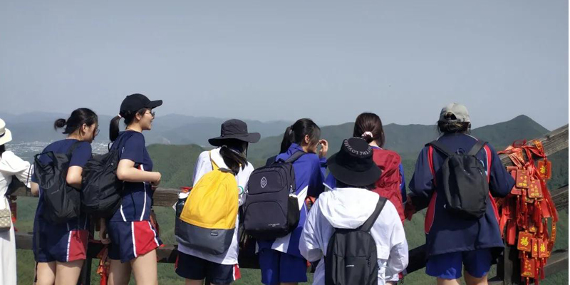 常州威雅户外探险项目——八至九年级的登山野营之旅