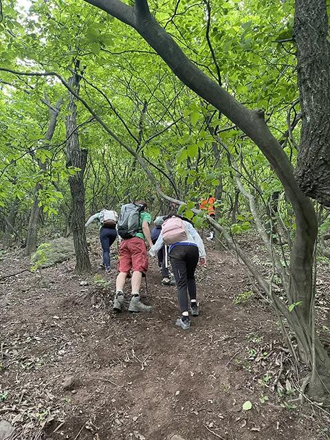 常州威雅户外探险项目——八至九年级的登山野营之旅