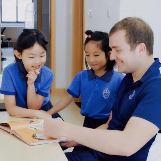 走进南京威雅学校小学生的一天，看他们用脚步丈量世界