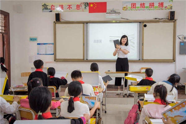 六一教育参与主办启承资本“多彩童年”公益活动，走进植护希望小学