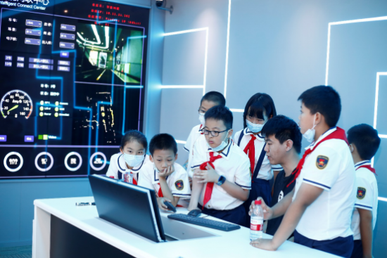 智能经开，科技未来 亦庄一小与北京联合大学在京举行签约仪式 