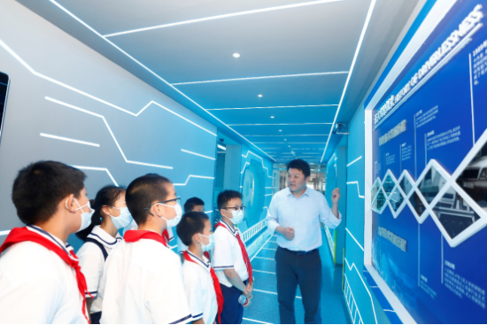 智能经开，科技未来 亦庄一小与北京联合大学在京举行签约仪式 