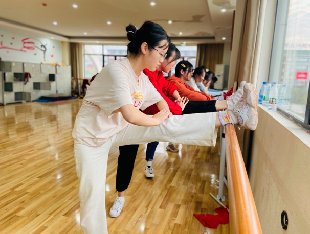 聚全力托举学生！中考成绩耀眼之外，素质培养还能如此多元