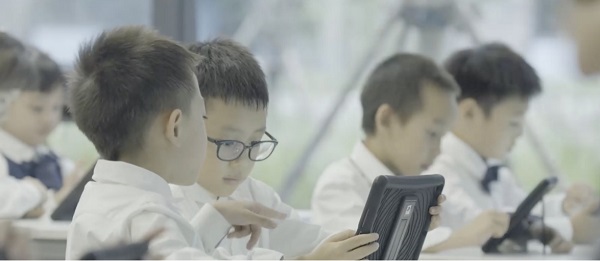 英特尔提供动力引擎，让智慧教育真·跨越山海