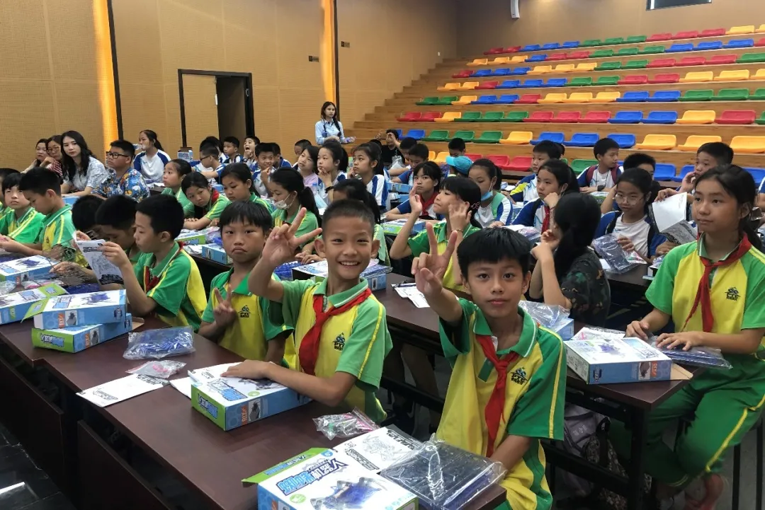 研学之旅 带学子发现科技魅力