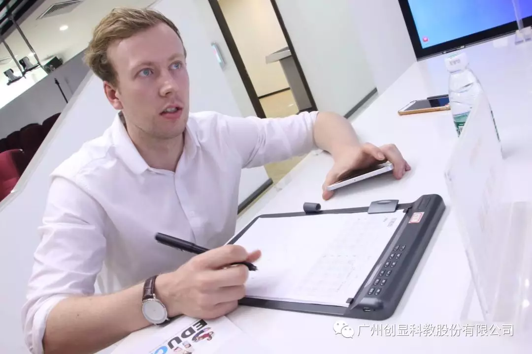 速来围观！人民网+广州日报都在为创显科教这款护眼产品打call