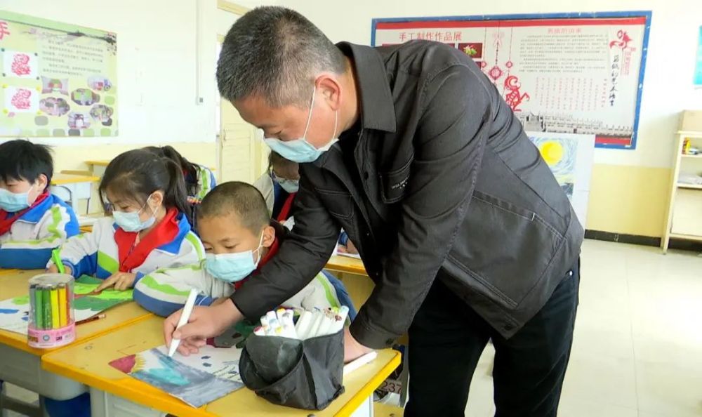 金塔县：多彩“课后服务”助力学生快乐成长