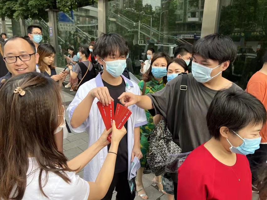 愿你旗开得胜！18.4万名考生奔赴高考考场