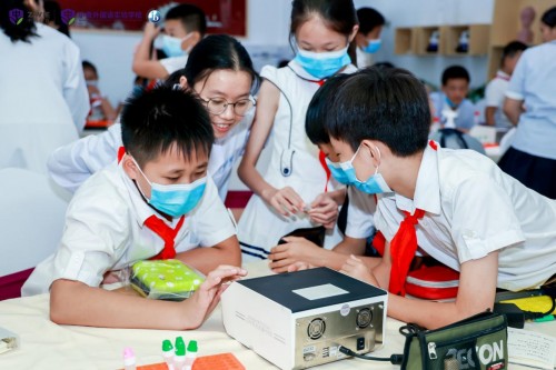 喜迎二十大！科普进校园，科学家带领中小学生探究核酸检测的奥秘