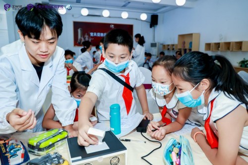 喜迎二十大！科普进校园，科学家带领中小学生探究核酸检测的奥秘