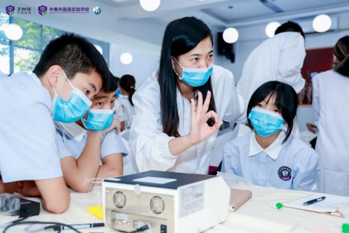 喜迎二十大！科普进校园，科学家带领中小学生探究核酸检测的奥秘