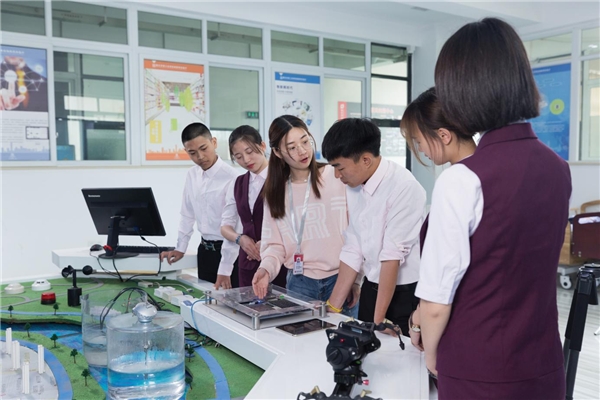 重庆市轻工业学校：技能人才为什么如此吃香？