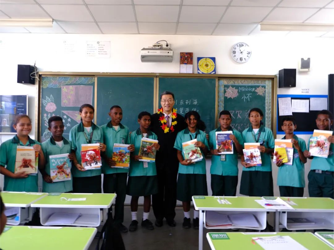教育部部长怀进鹏率团访问巴布亚新几内亚