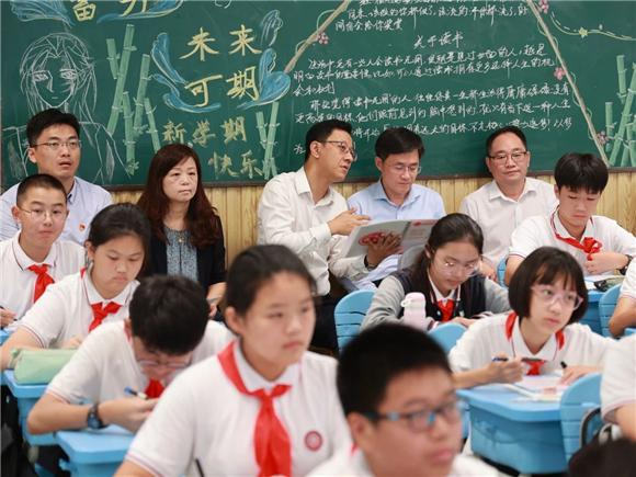 华理科高：市教委赴闵行调研上海教育信息化应用标杆培育校创建情况