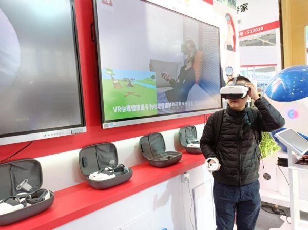 嘉莲VR亮相82届中国教装展 创新VR产品引爆现场体验潮