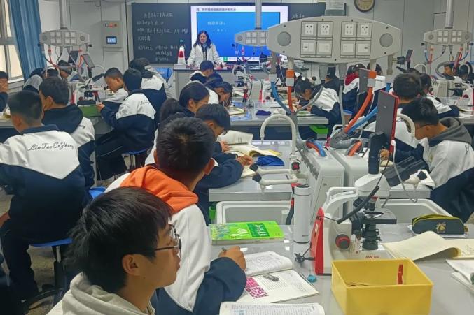 临洮县教育系统大力开展数字化战略行动