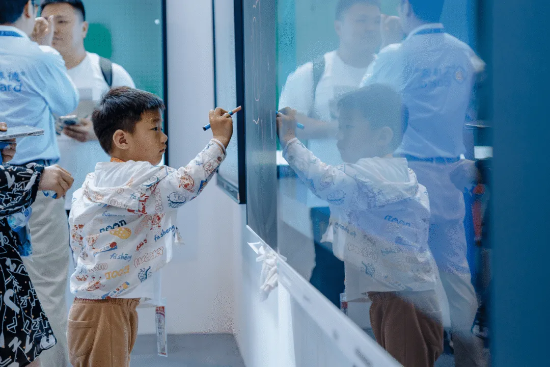 让世界，触手可及｜艾博德亮相第83届中国教育装备展示会