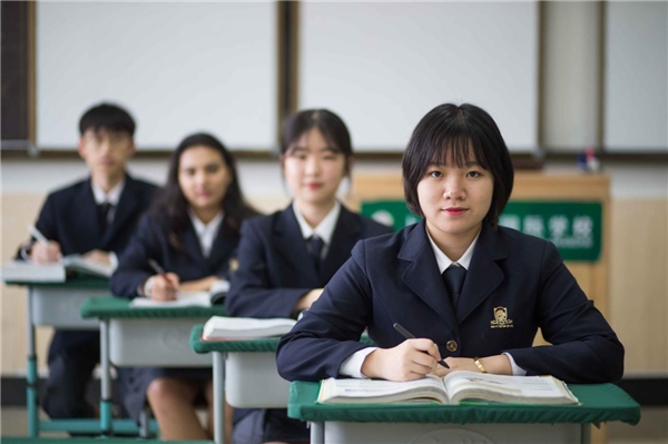 枫叶世界学校课程跃升全球认证课程