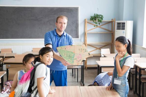 平和英语村|炎炎夏日正当好眠时？夏令营筑梦活力暑期。