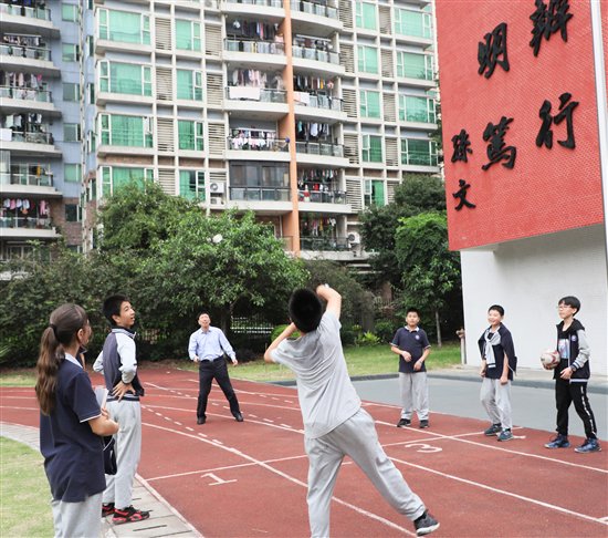 丈夫贵兼济，岂独善一身？ 专访广东省名校长李建民