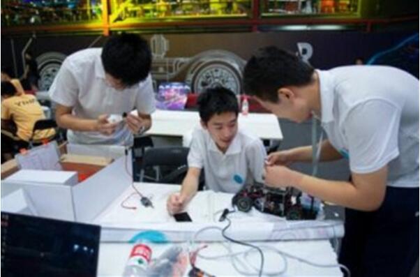 近两万北京中小学生参与科技创客比拼