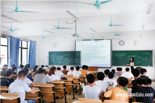 众多名师教授到广西城市职业学院开设本科课程