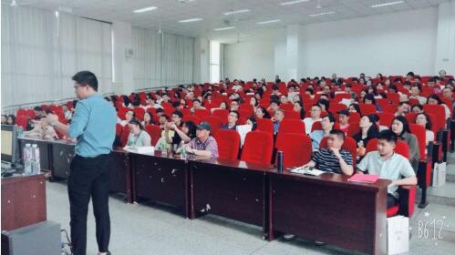 嘉美教育创始人全佳：改变学习习惯即能提高英语成绩