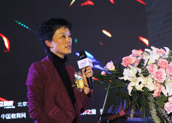 荣耀十年 科技助力中国教育轻装前行