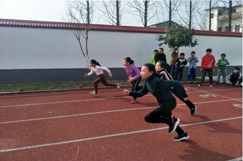 湖南南县：城乡同上体育课 师生大联合