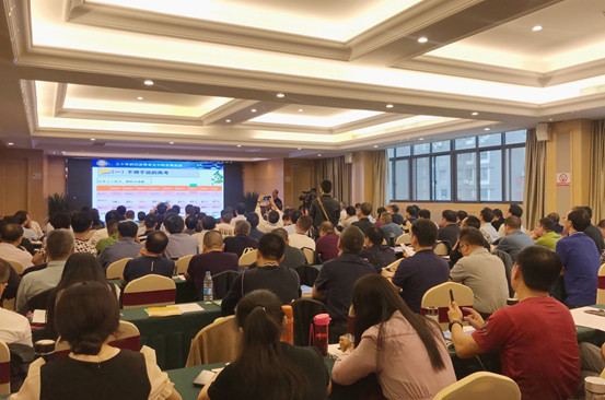 爱云校协办湖北省高中研讨会 千余位教育管理者与骨干教师参加