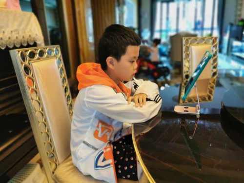 宝妈亲测：这3个提高英语成绩的诀窍，对基础差的孩子更有效！