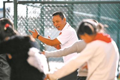 体育课上的“魔法师” ——记浙江省台州市玉环市坎门海都小学教师叶海辉