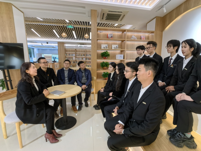 宁波财经学院：青年教师与大学生共话“共同富裕”