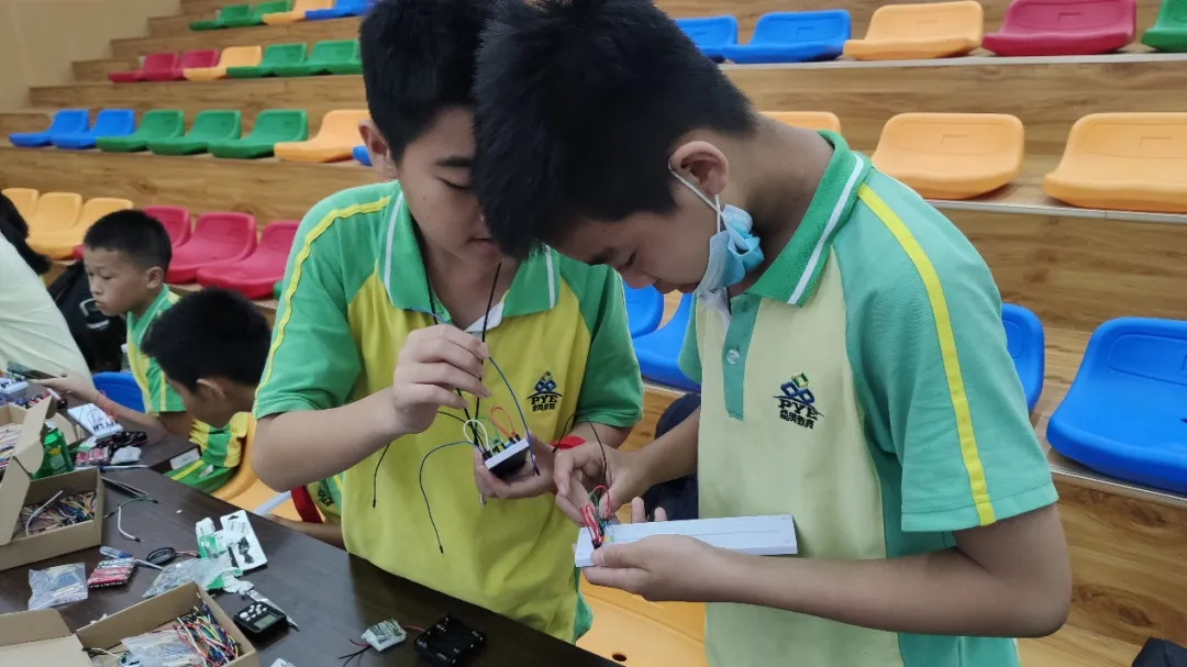 研学之旅 带学子发现科技魅力