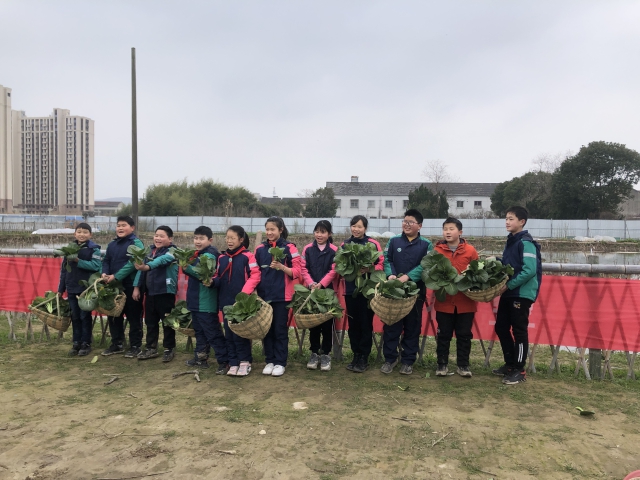 宁波：“劳模工匠进校园”开启新学期