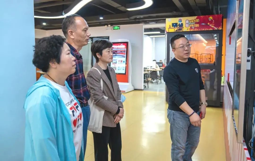 番禺区委副书记孙玥到创显科教开展暖企调研