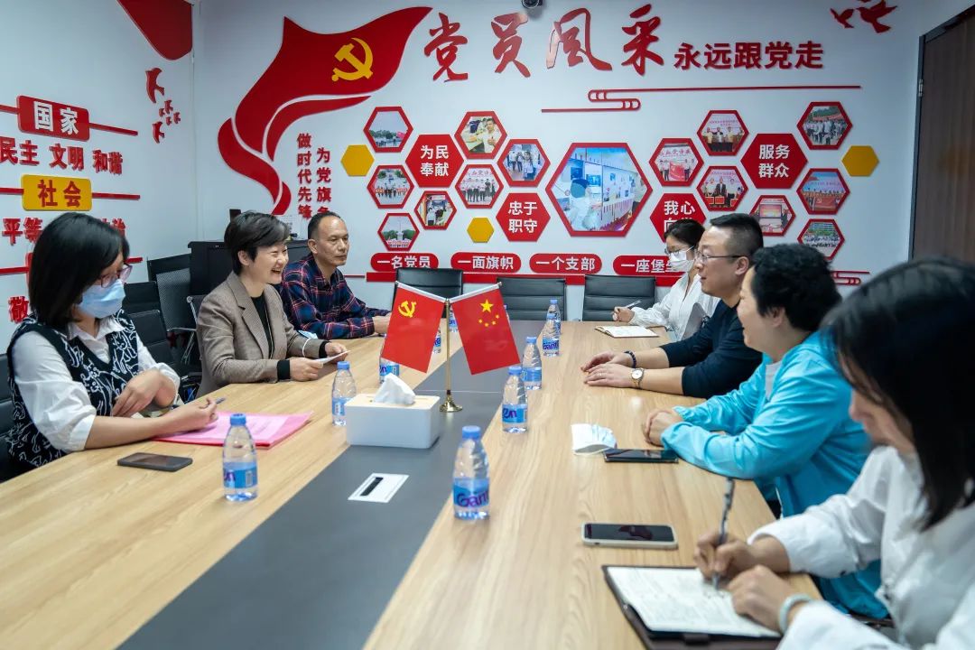 番禺区委副书记孙玥到创显科教开展暖企调研