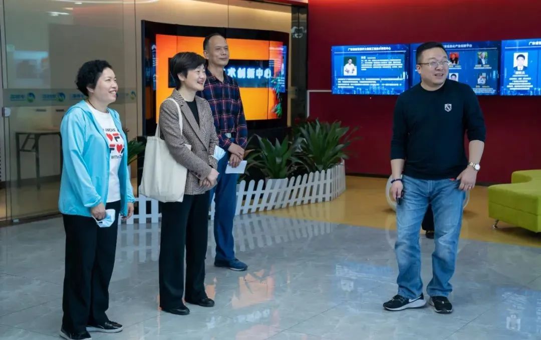 番禺区委副书记孙玥到创显科教开展暖企调研