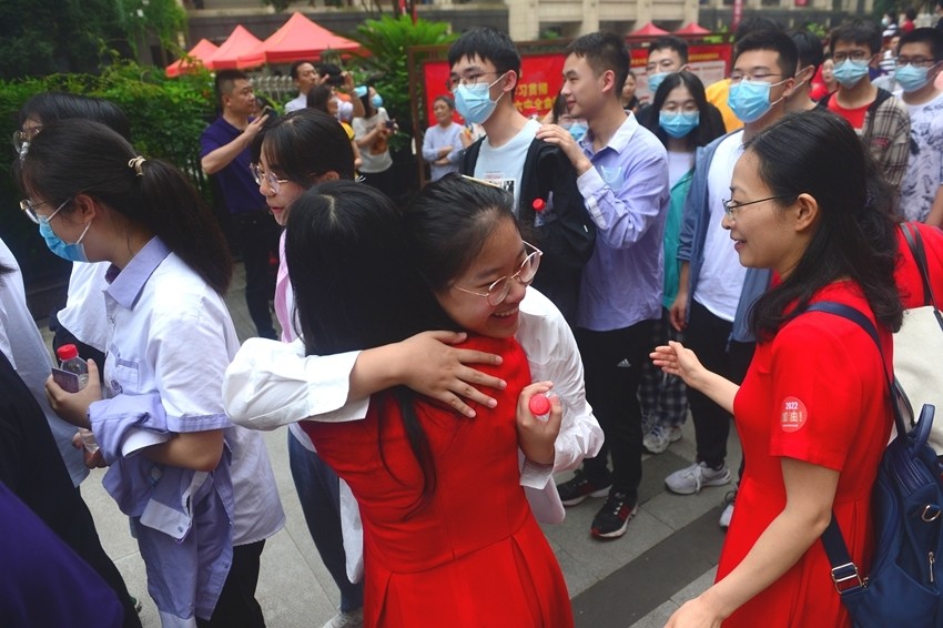 愿你旗开得胜！18.4万名考生奔赴高考考场