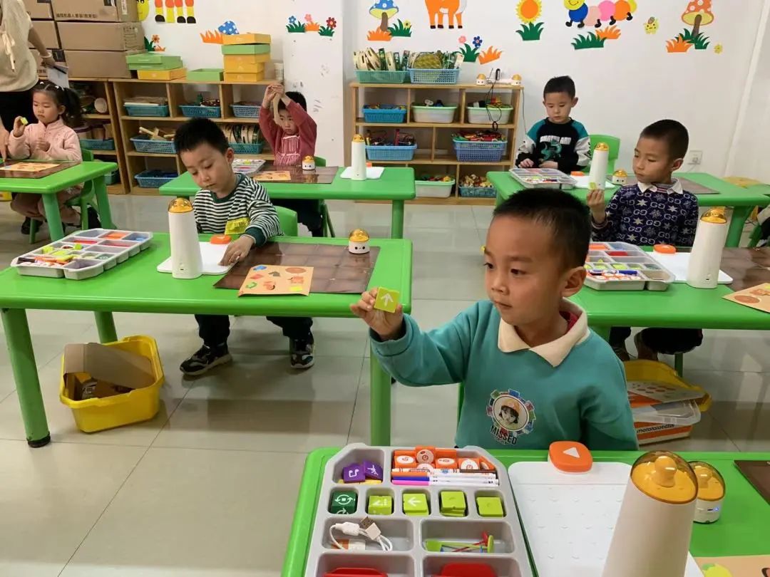 酒泉市第二幼儿园：以特色编程课培养幼儿科学思维